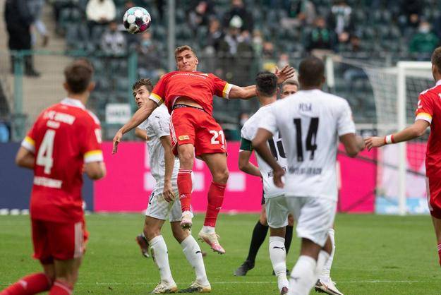 关于风云突变门兴格拉德巴赫今晚止住颓势,德国杯版图或变,气氛紧张,阵容厚度经受考验的信息 关于风云突变门兴格拉德巴赫今晚止住颓势,德国杯版图或变,气氛紧张,阵容厚度经受考验的信息