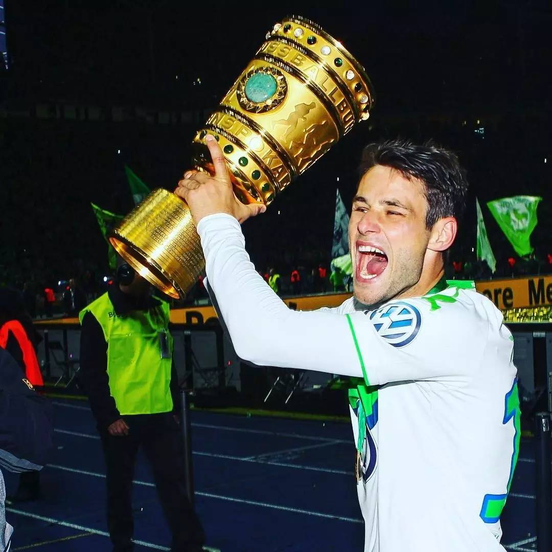 球场上谁给我们信心 球场上谁给我们信心