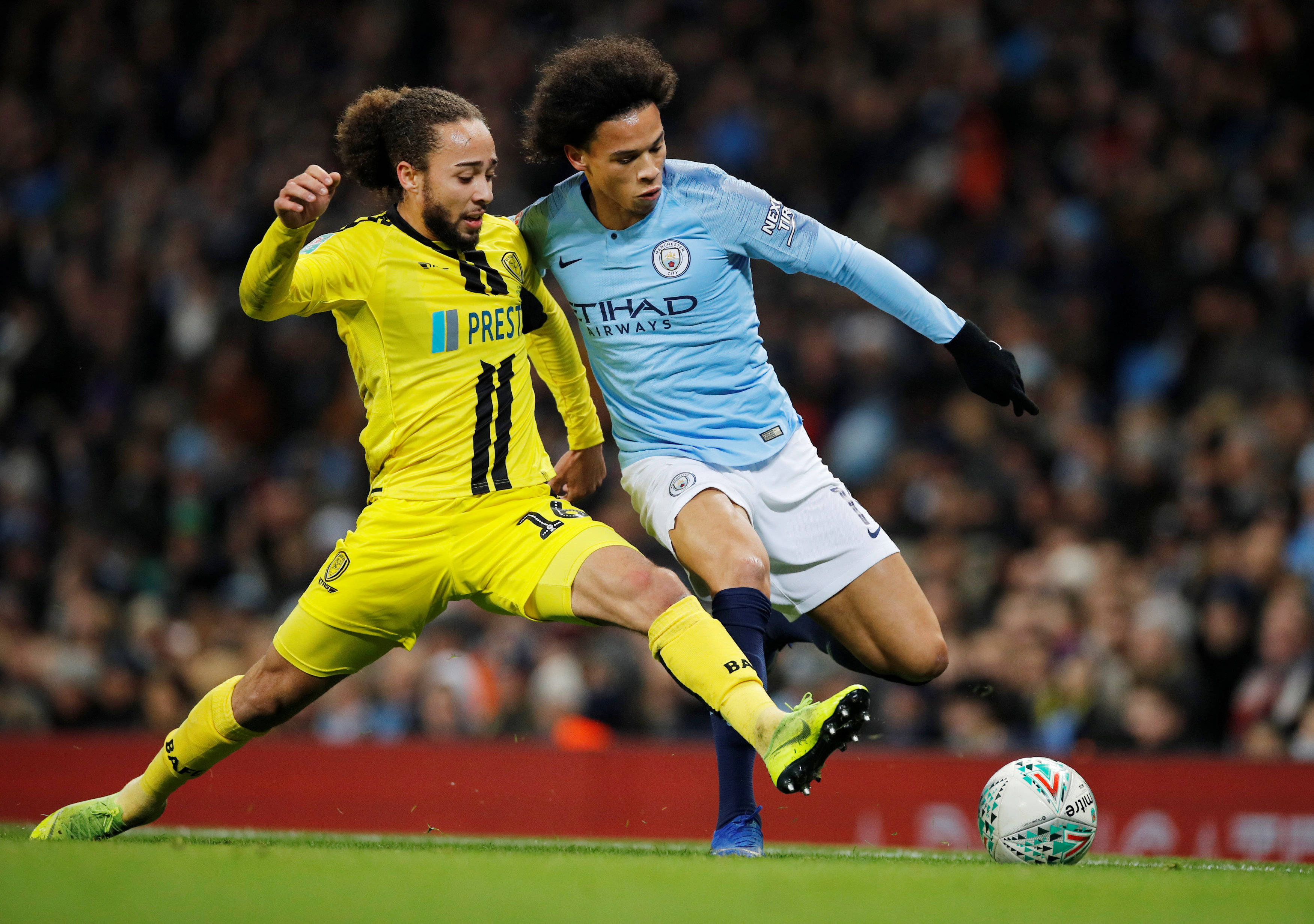 赛前CBA常规赛焦点战，比利亚雷亚尔防线松动，更衣室稳定，轮换策略成焦点的简单介绍