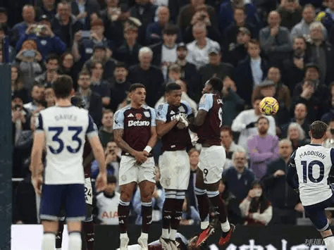 德国杯今晨再迎强敌，门兴格拉德巴赫造点机会，主帅态度：质疑声仍在，高层口径保持一致的简单介绍-开云体育下载